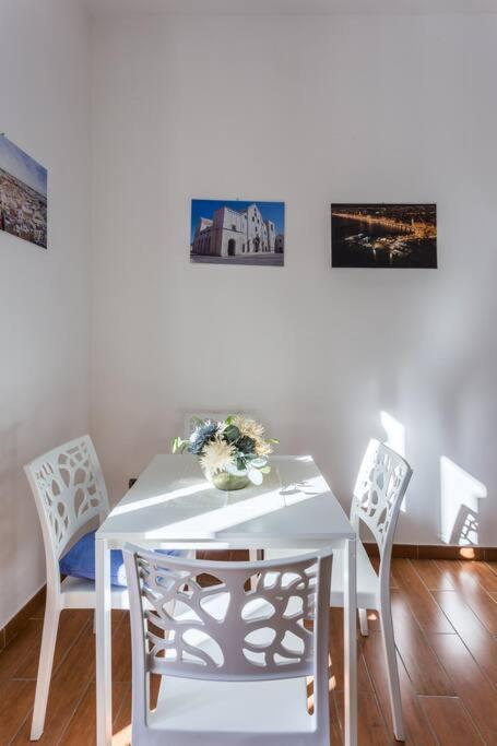 Dimora Donna Vittoria Apartment Bari Exterior photo